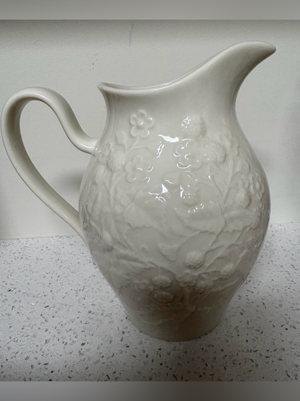 LENOX Elegant Off-White Embossed Ceramic gravy pitcher